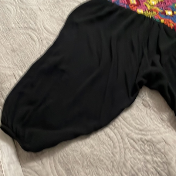 Black cha-cha Vente top with embroidery front. Large like new. - Picture 2 of 5